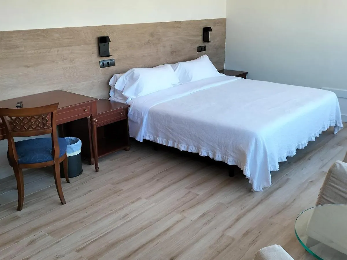 Hotel 153 カステルデフェルス